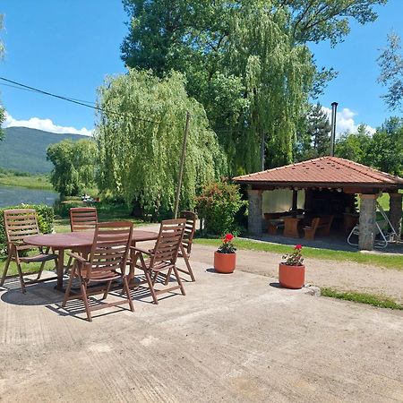 Gacka Idila Apartamento Otočac Exterior foto