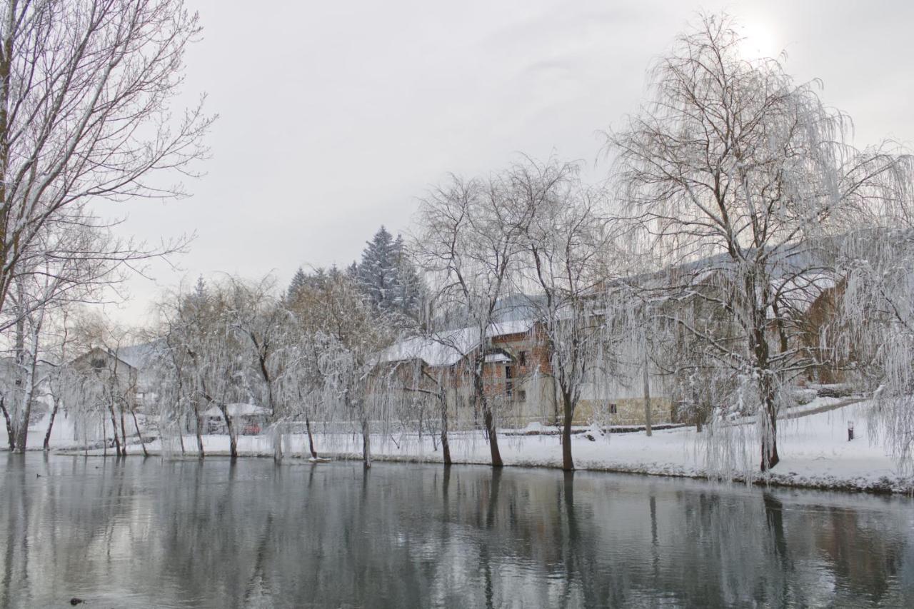 Gacka Idila Apartamento Otočac Exterior foto