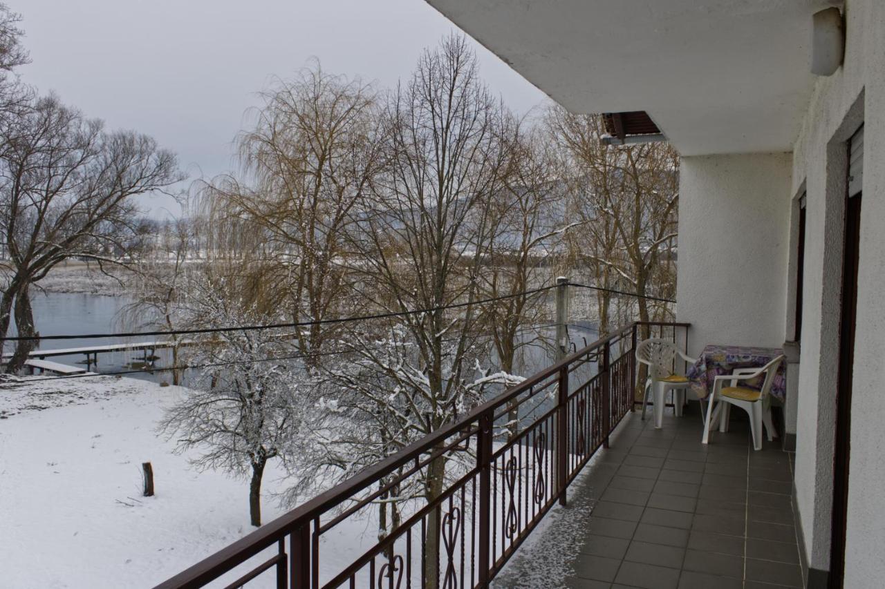 Gacka Idila Apartamento Otočac Exterior foto