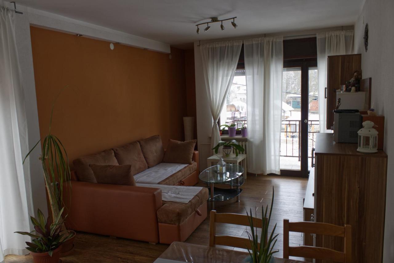 Gacka Idila Apartamento Otočac Exterior foto